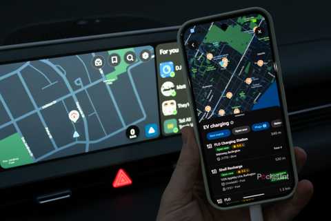 Waze running on Android Auto 