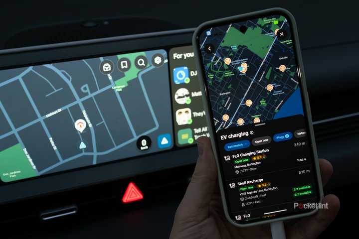 Waze running on Android Auto 