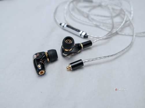 Campfire Audio Axion showing the connector and inline microphone