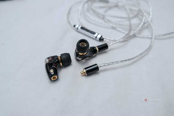 Campfire Audio Axion showing the connector and inline microphone