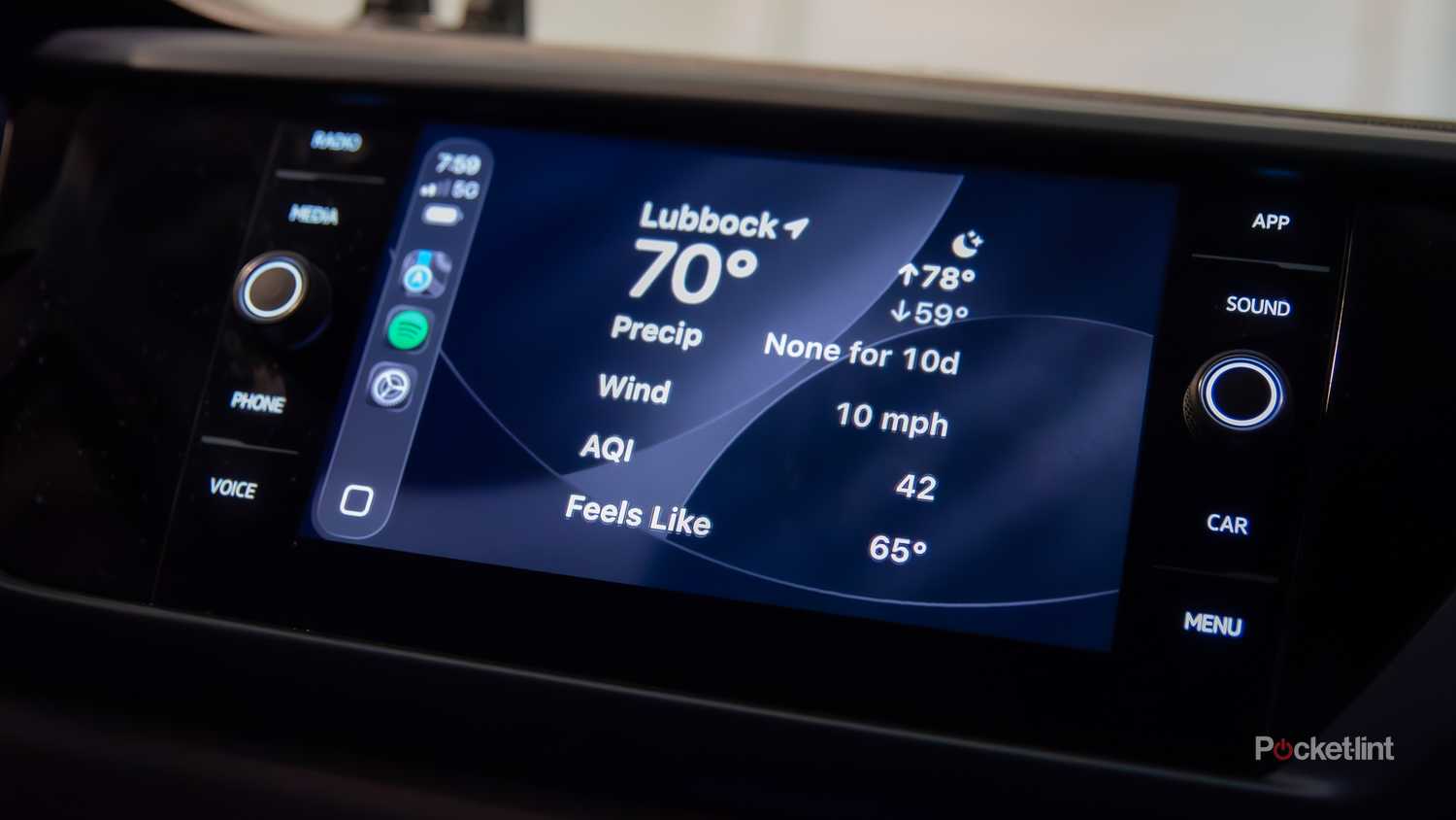 A still of the weather widget in iOS 26 CarPlay. 