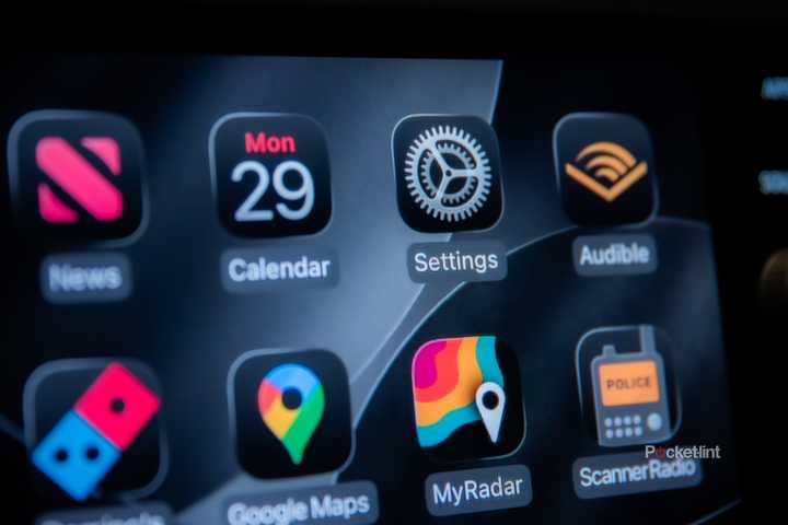 A still photo looking at the CarPlay iOS 26 settings logo. 