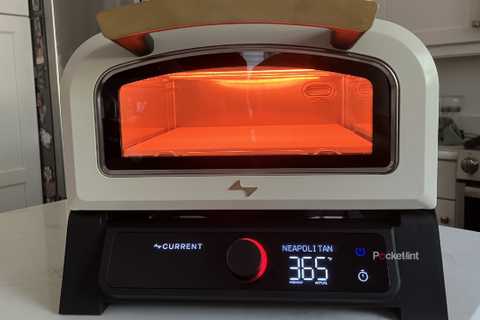 Current Model P Smart Pizza Oven with burners on. 
