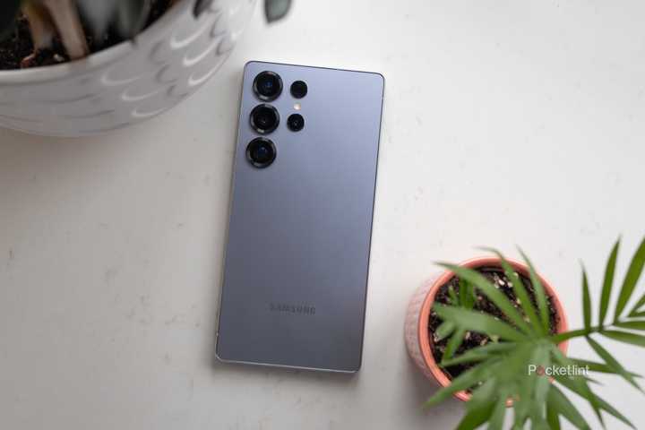 Galaxy S25 Ultra sitting on a table