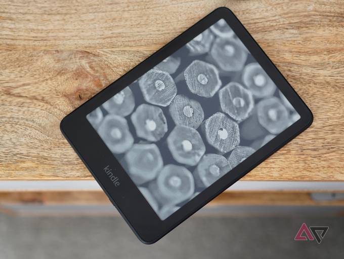 The Amazon Kindle Paperwhite (2024)'s lock screen