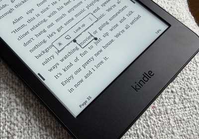 Kindle e-reader with new highlight menu.