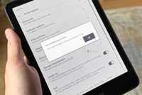 Kindle with software update on screen.
