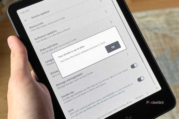 Kindle with software update on screen.