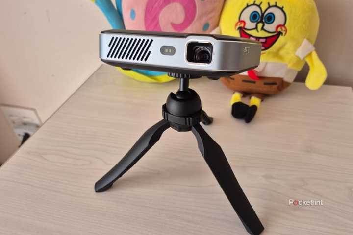 Kodak LUMA 500 standing on a tripod. 