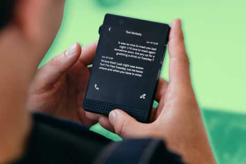 Texting on the Light Phone III.