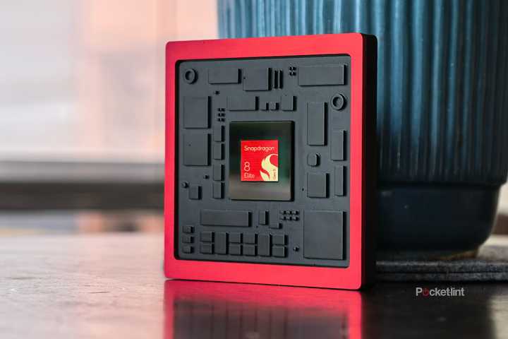Qualcomm Snapdragon 8 Elite Gen 5 chip in a casing