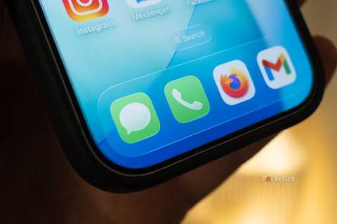 The WhatsApp icon on the iPhoen 17 Pro 